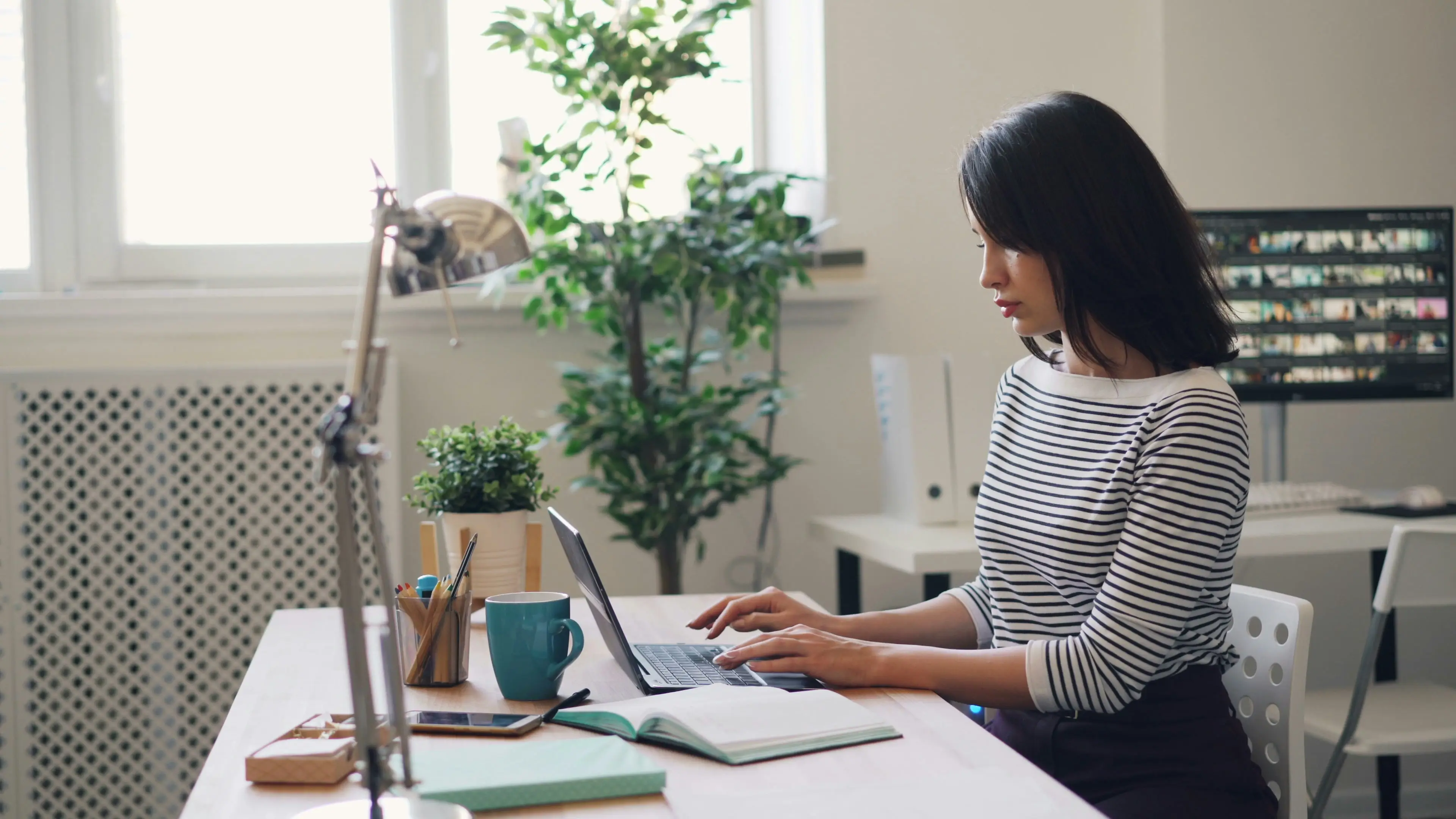 A woman collaborating with FlowPilot